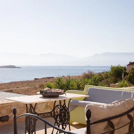 Semesterbostad Blu Majestic Chalki Town