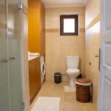 Blu Majestic בית נופש האלקי